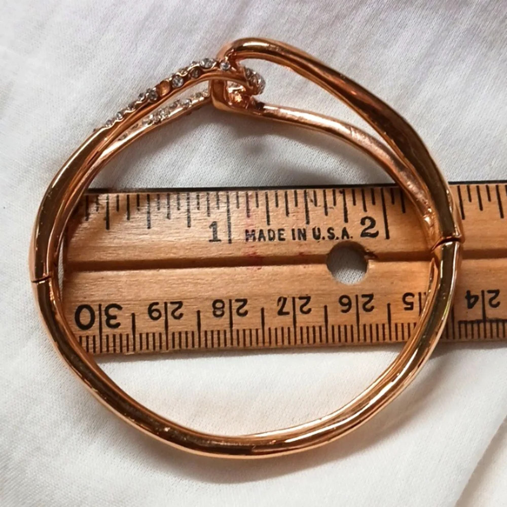 Hinged Bangle Love Knot Bracelet. - Picture 7 of 7